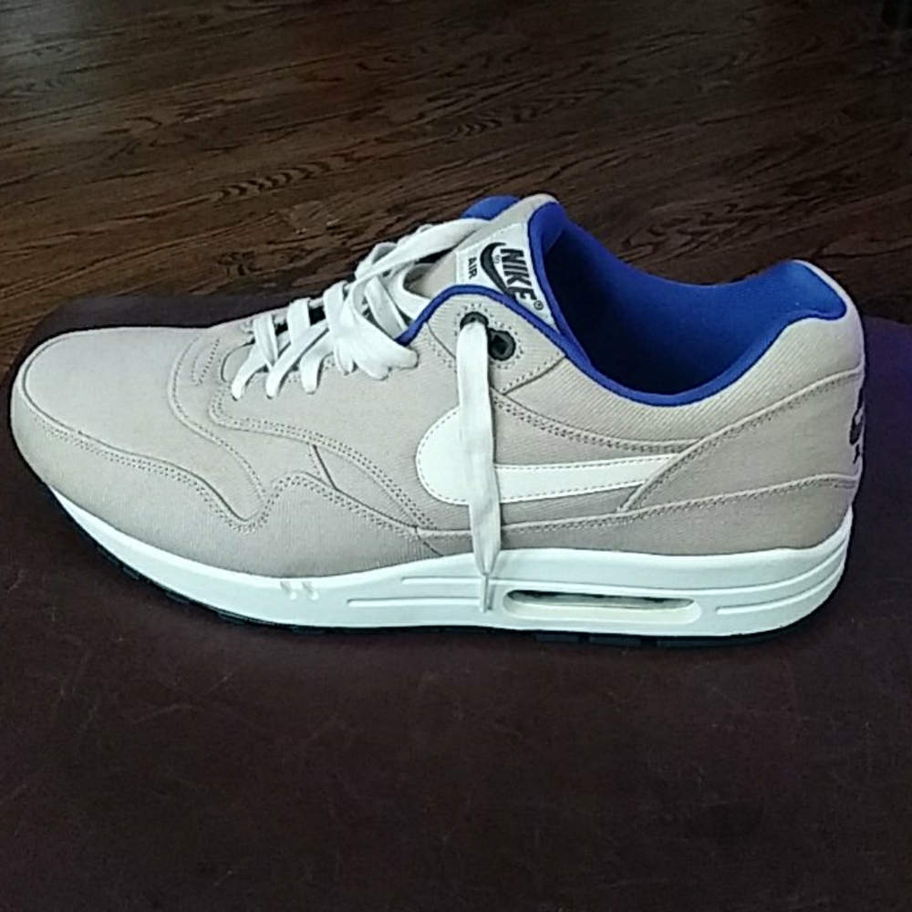 Air Max 92.  Re-released 2012